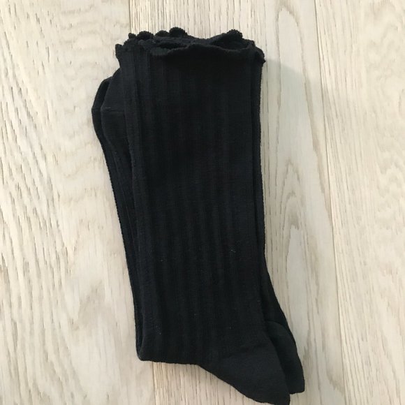 NWOT - Hue Women's Scalloped Pointelle Sock - Picture 3 of 6